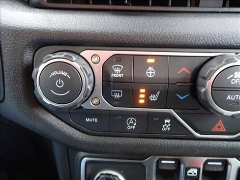 New 2026 Jeep Gladiator Sport AWD/4WD image 17