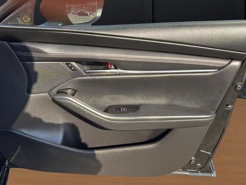 Used 2025 MAZDA MAZDA3 s image 32