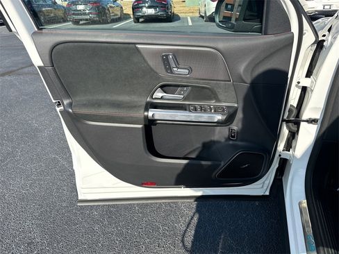 Used 2023 Mercedes-Benz EQB 250+ image 10