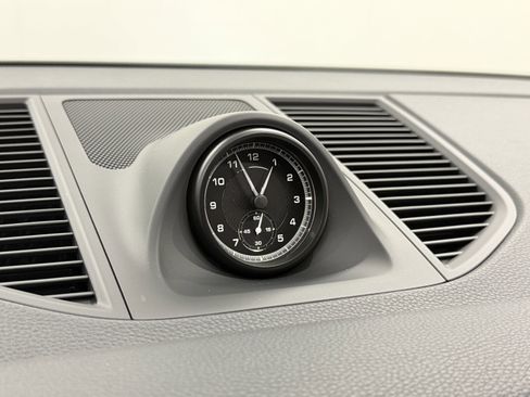 Certified 2025 Porsche Macan image 53