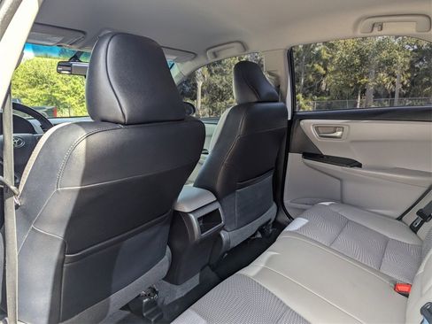 Used 2016 Toyota Camry SE image 22