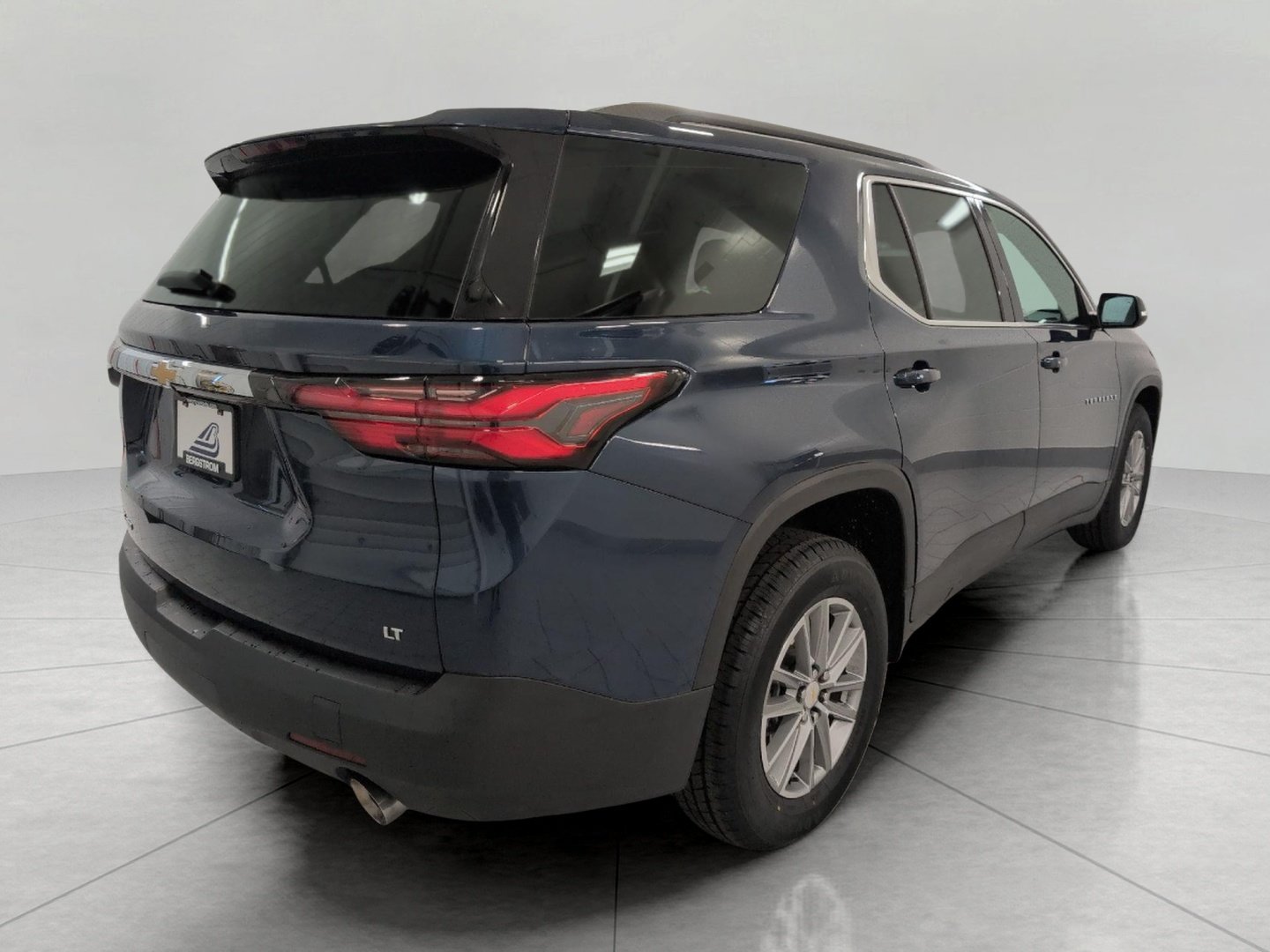 Used 2023 Chevrolet Traverse LT w/ LPO, Floor Liner Package AWD/4WD image 19