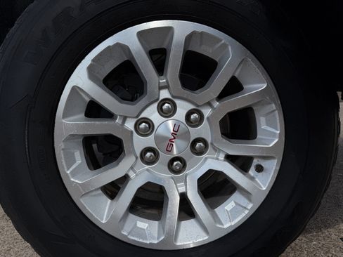 Used 2014 GMC Sierra 1500 SLE w/ SLE Value Package AWD/4WD image 10