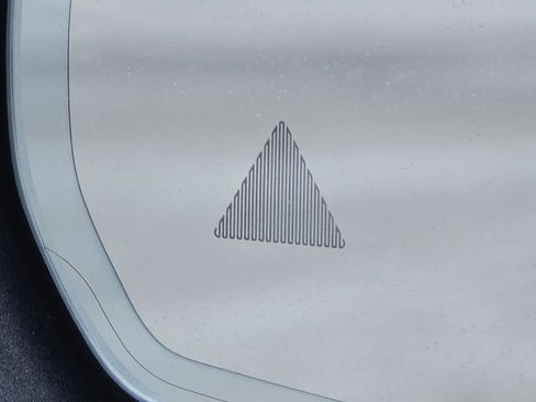 Used 2025 Mercedes-Benz C 300 4MATIC Sedan image 9