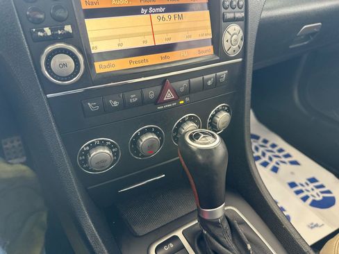 Used 2009 Mercedes-Benz SLK 300 image 17