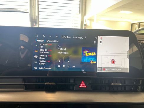 Used 2025 Kia Sportage EX image 11