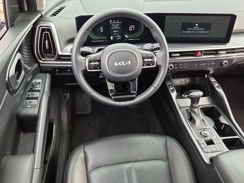 Used 2025 Kia Sorento S w/ Panoramic Sunroof Package image 7