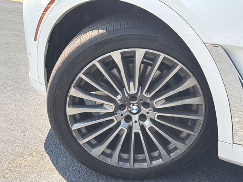 Used 2019 BMW X7 xDrive50i w/ Premium Package AWD/4WD image 19