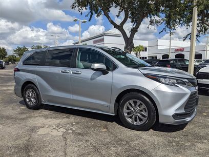 Used 2021 Toyota Sienna LE