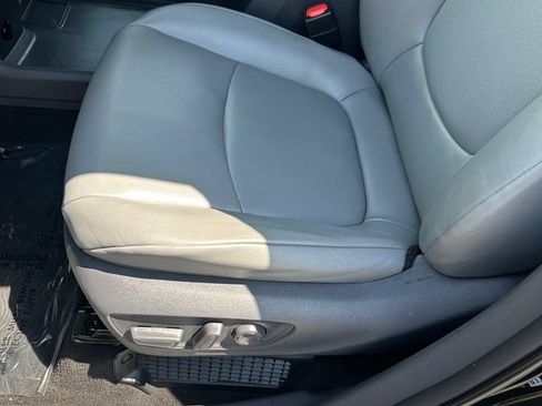 Used 2021 Toyota Sienna XLE w/ XLE Plus Package FWD image 13