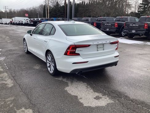 Used 2020 Volvo S60 T6 Momentum image 5