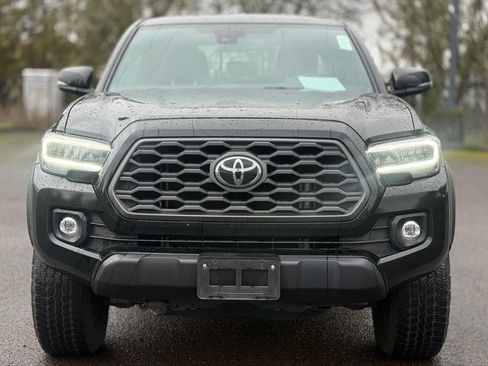 Used 2023 Toyota Tacoma TRD Off-Road w/ Technology Package image 8