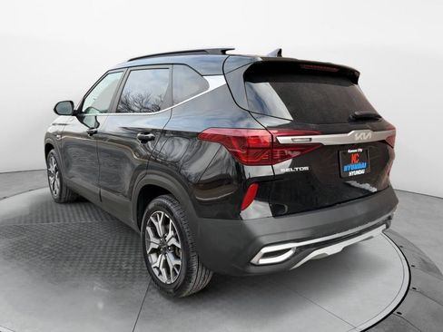 Used 2022 Kia Seltos EX image 3