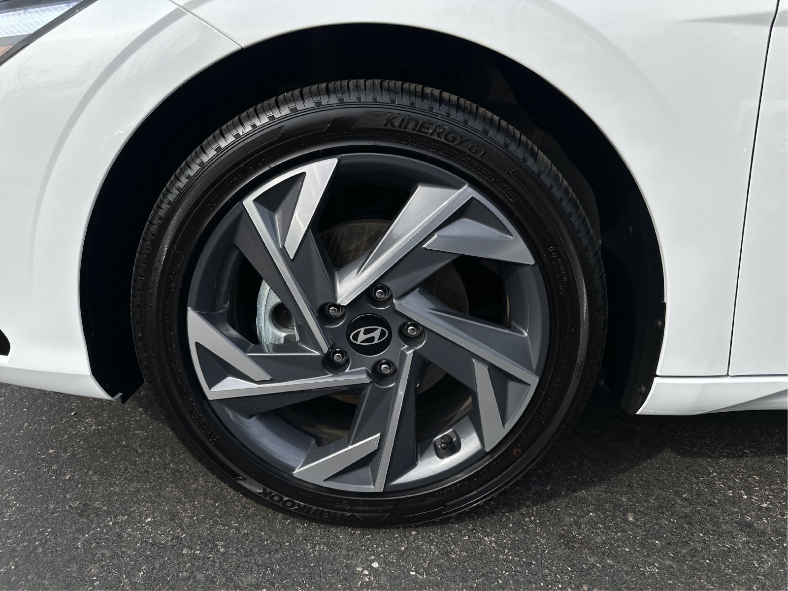 Certified 2025 Hyundai Elantra Limited w/ Cargo Package FWD image 25