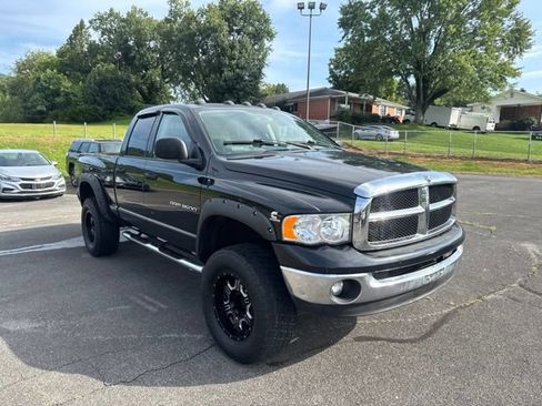 Used 2004 Dodge Ram 3500 Truck SLT w/ Trailer Tow Group AWD/4WD image 2