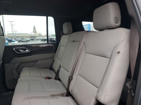 Used 2023 GMC Yukon XL SLE w/ Gmc Pro Safety Plus Package image 9