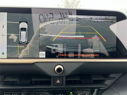 Used 2025 Toyota Crown Signia image 15