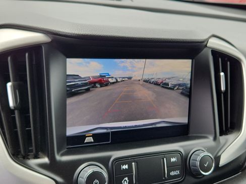 Used 2024 GMC Terrain SLT image 14