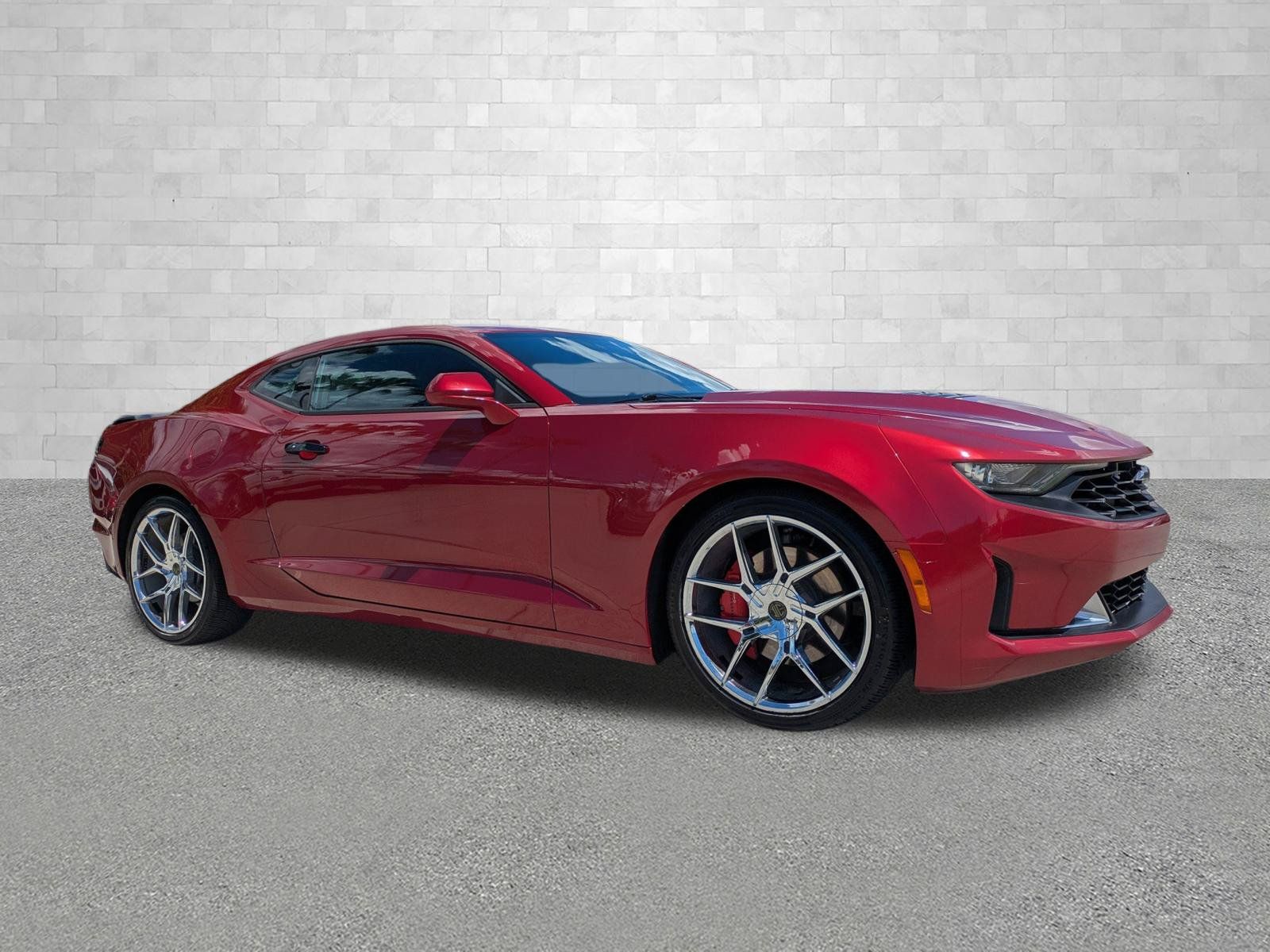 Used 2021 Chevrolet Camaro LT RWD image 1