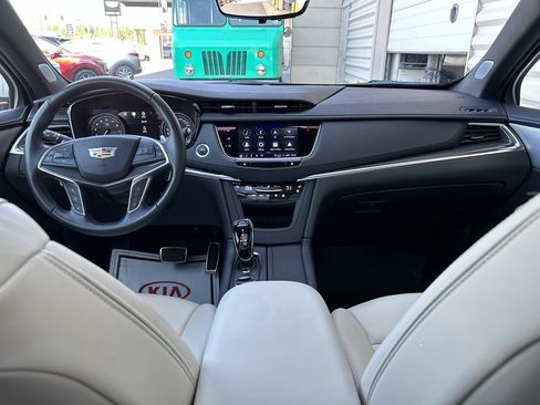 Used 2025 Cadillac XT5 Sportv w/ Technology Package AWD/4WD image 17