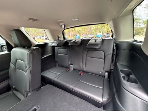 New 2026 Nissan Pathfinder SL image 24