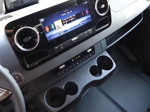 New 2025 Mercedes-Benz Sprinter 2500 image 29