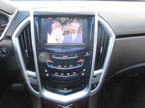 Used 2013 Cadillac SRX Luxury image 21