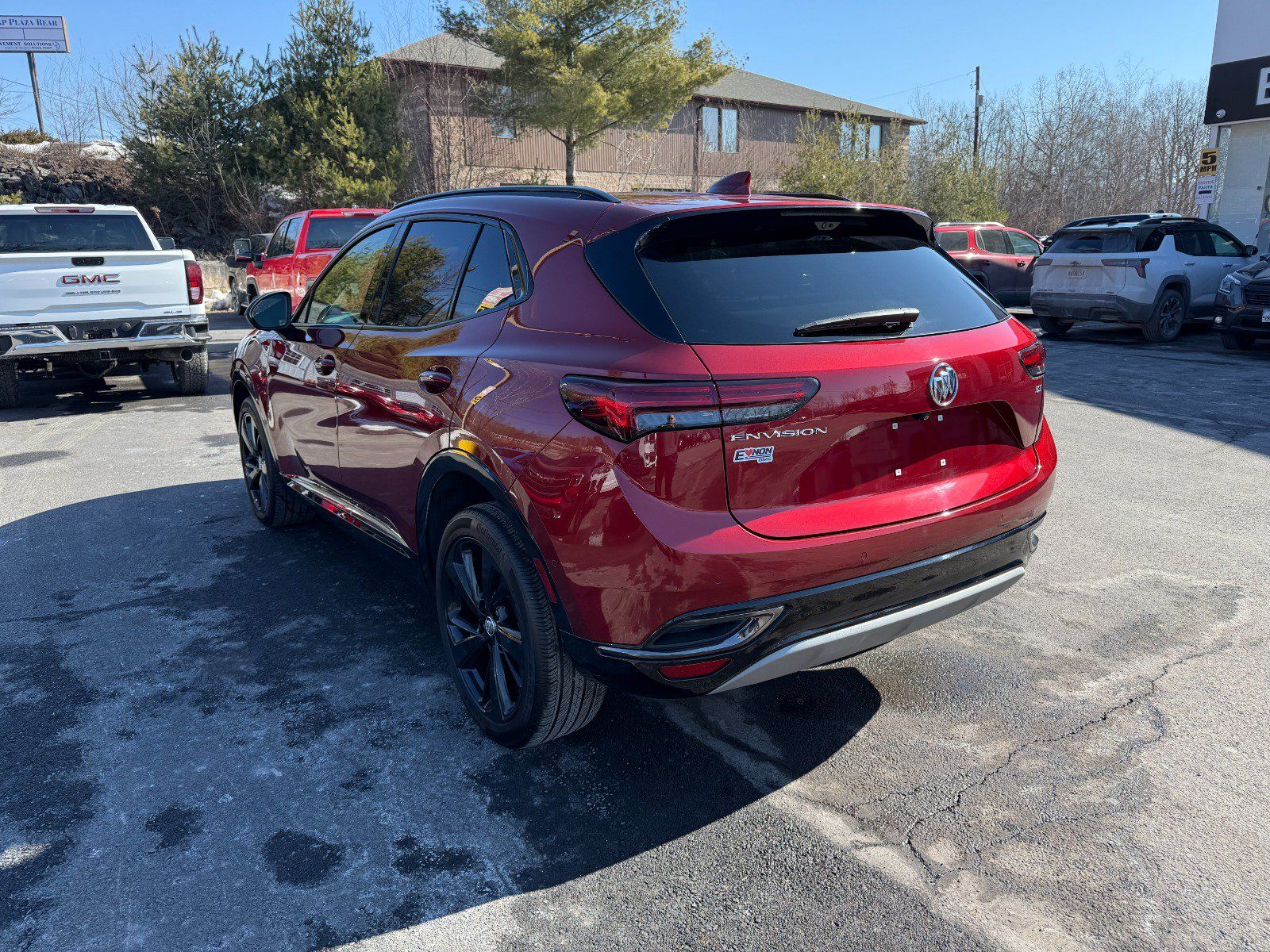 Certified 2022 Buick Envision Essence w/ Technology Package II FWD image 3