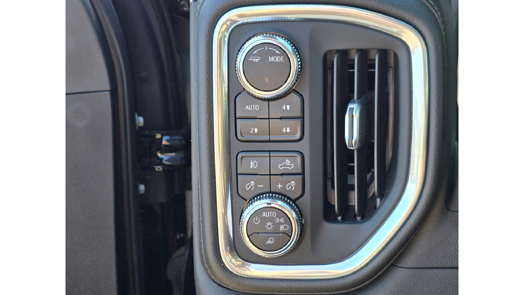 Used 2022 GMC Sierra 3500 Denali w/ Denali Ultimate Package AWD/4WD image 53