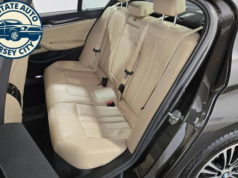 Used 2017 BMW 530i xDrive AWD/4WD image 32