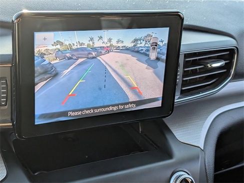 Certified 2020 Ford Explorer XLT w/ Equipment Group 202A image 19