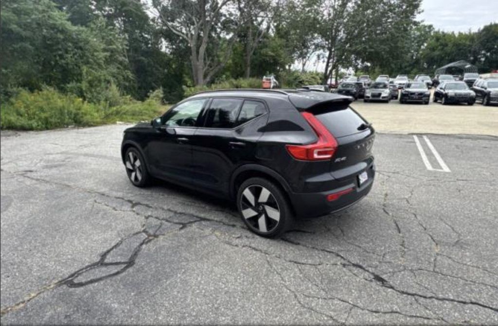 Used 2023 Volvo XC40 Recharge Ultimate w/ Protection Package Premier AWD/4WD image 10
