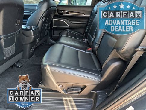 Used 2023 Kia Telluride LX AWD/4WD image 18