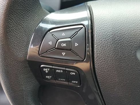 Used 2019 Ford Explorer XLT w/ Equipment Group 202A AWD/4WD image 10