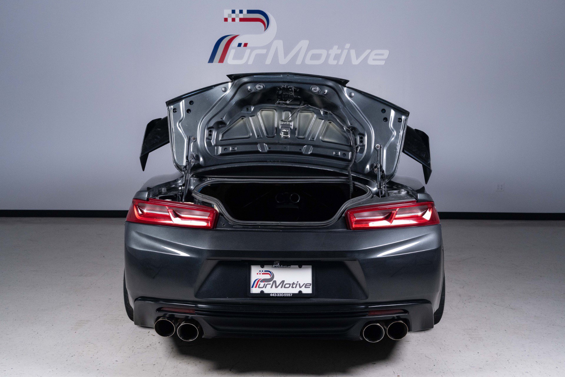 Used 2018 Chevrolet Camaro SS RWD image 17