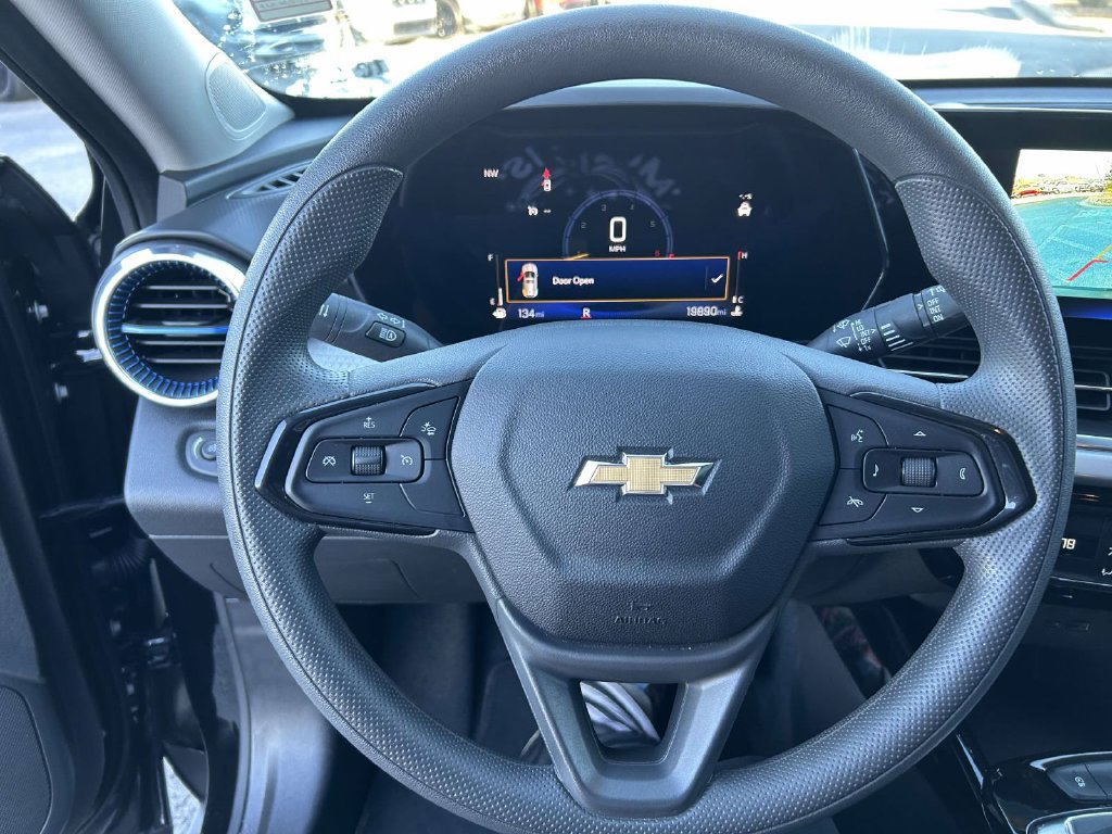 Used 2026 Chevrolet Trax LT FWD image 26