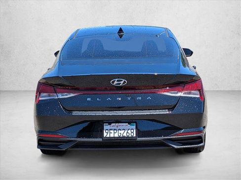 Used 2023 Hyundai Elantra SEL w/ Convenience Package FWD image 6