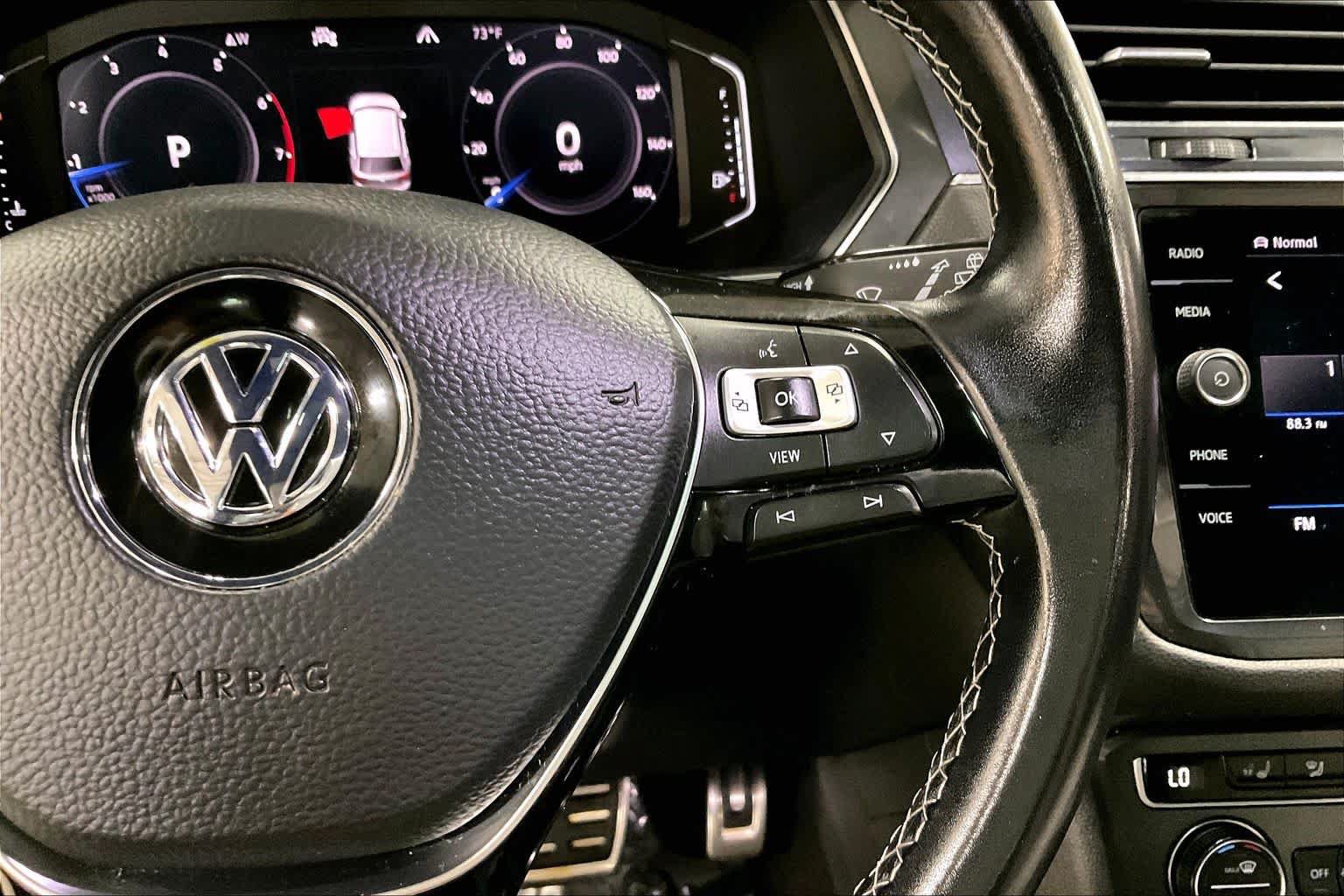 Used 2020 Volkswagen Tiguan SEL Premium R-Line AWD/4WD image 25