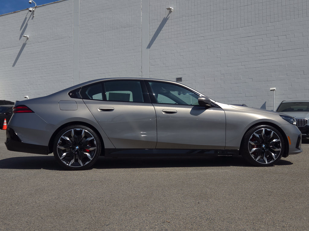 New 2027 BMW 530i w/ M Sport Package RWD image 3