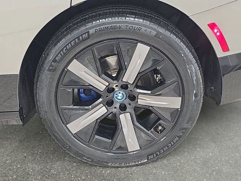 Certified 2025 BMW iX xDrive50 image 30