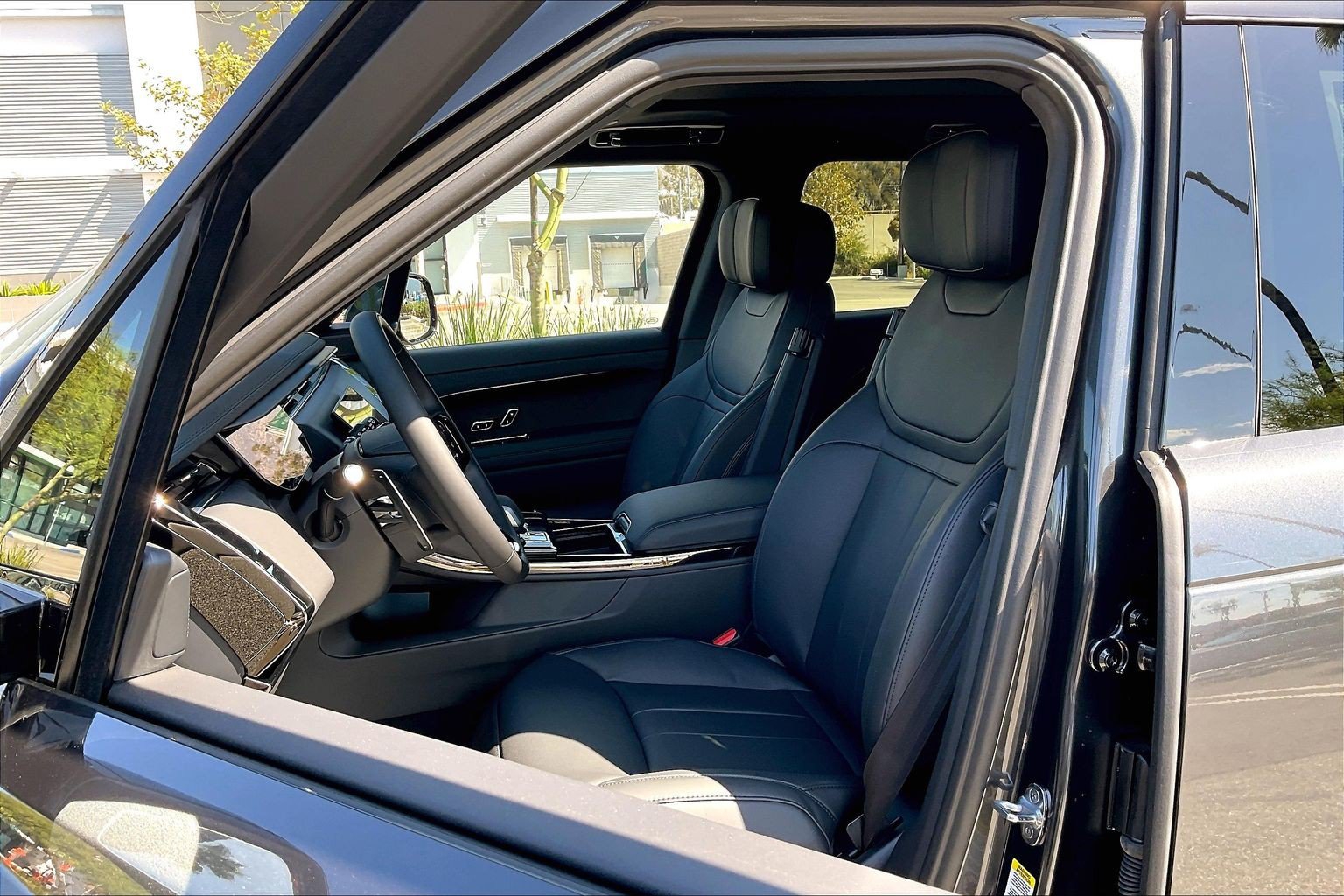 New 2026 Land Rover Range Rover Sport Dynamic SE AWD/4WD image 16