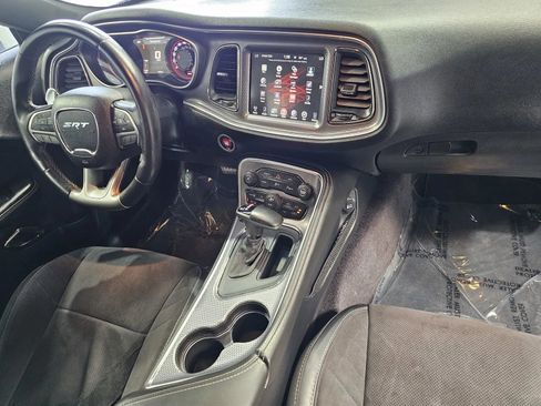 Used 2016 Dodge Challenger SRT Hellcat RWD image 5