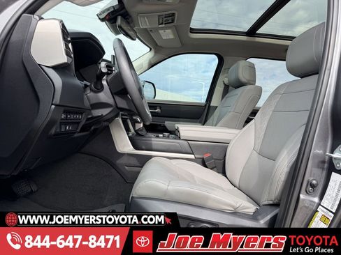Used 2024 Toyota Tundra Limited image 27
