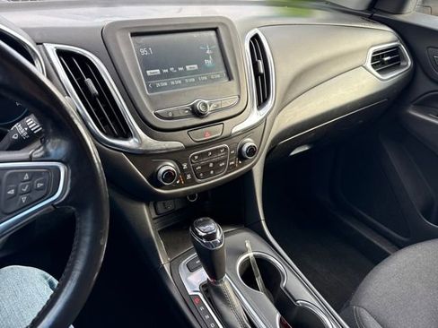Used 2018 Chevrolet Equinox LT image 30