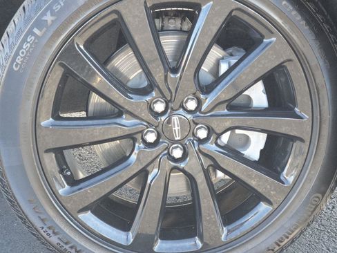 Used 2023 Lincoln Nautilus Reserve w/ Equipment Group 201A AWD/4WD image 11