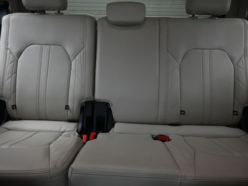 Used 2018 Ford Expedition Platinum image 29