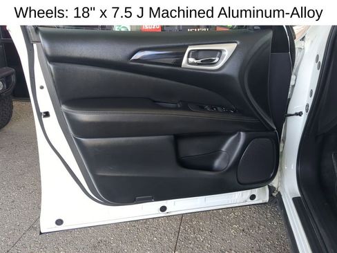 Used 2020 Nissan Pathfinder SV image 25