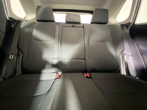 Used 2022 Toyota RAV4 LE image 32