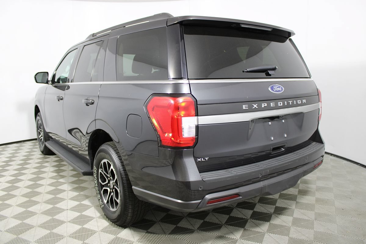 Used 2024 Ford Expedition XLT RWD image 4