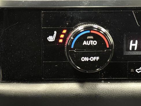 Used 2022 Nissan Pathfinder SL image 7